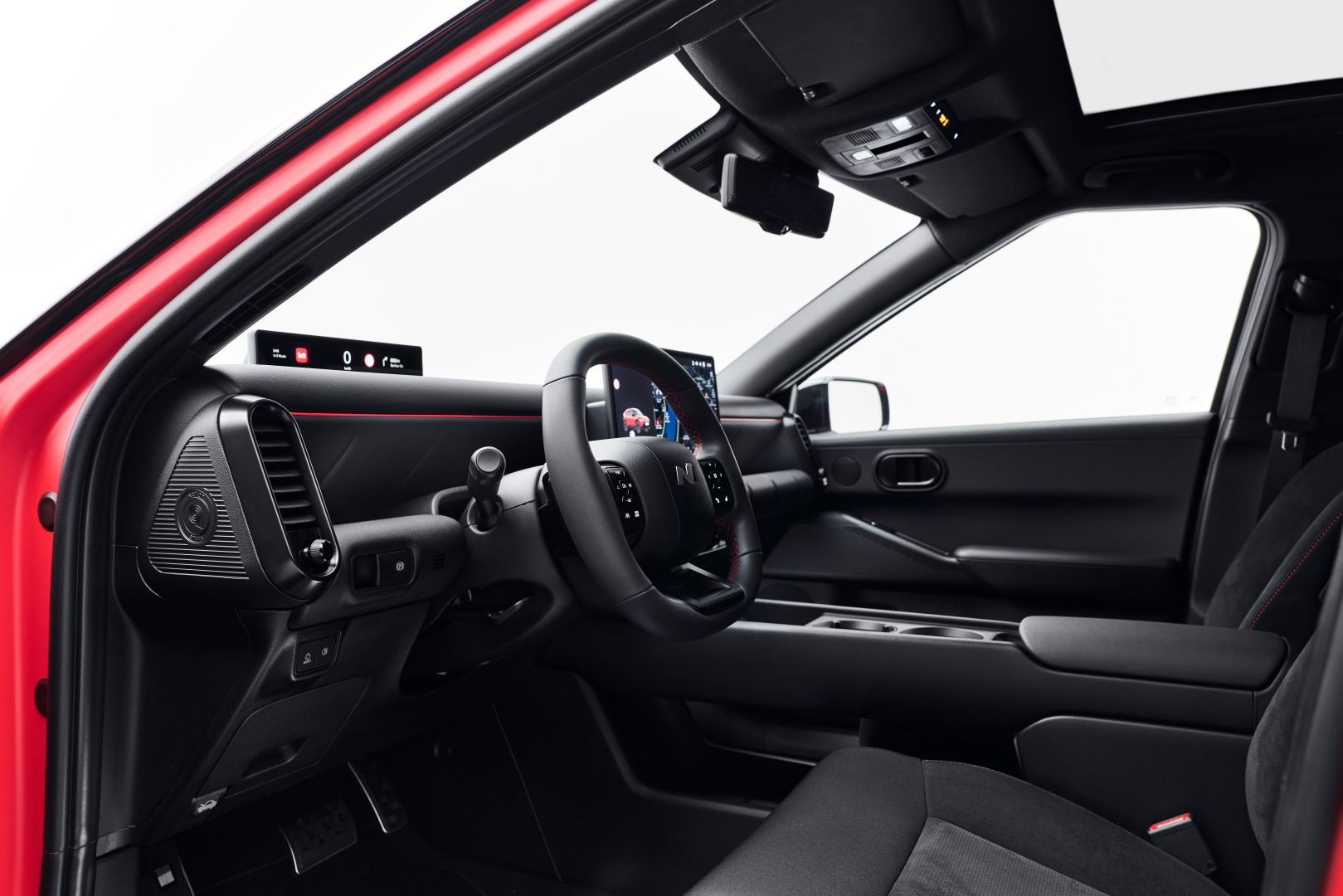 SMALL_70784-hyundai-ioniq3-int1